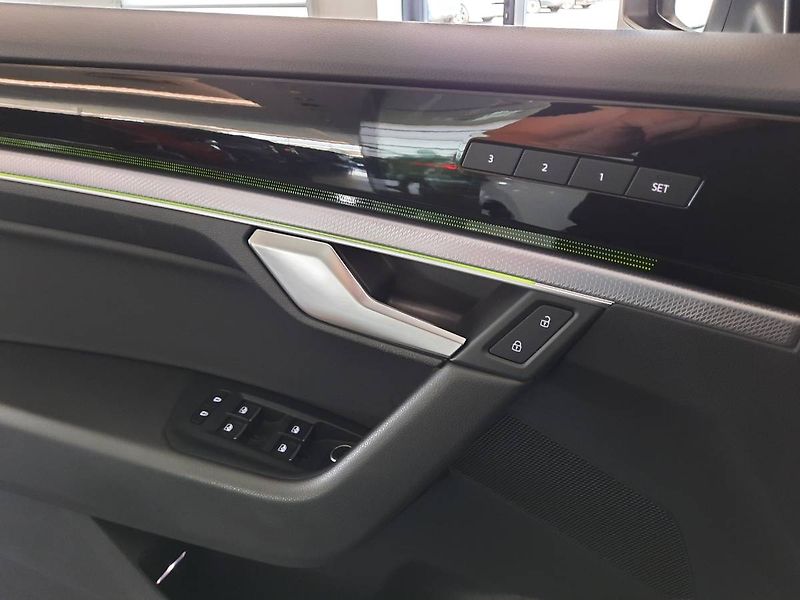 Volkswagen Touareg (2022) R-Line 3.0 TDI (210kW/285k) Ti - fotka 22 z 25