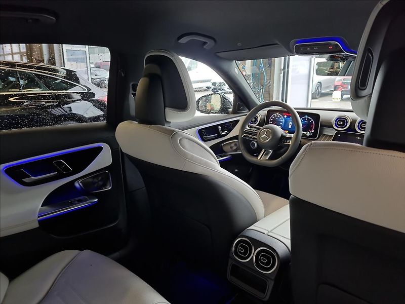 Mercedes-Benz Třídy C 220d 4MATIC AMG Style Edition - fotka 21 z 22