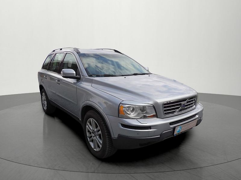 Volvo XC90 2.4D5 136kW AWD Summum Xenon - fotka 6 z 24