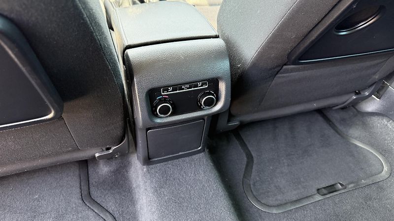 Volkswagen Sharan (2012) 2.0TDi*103kW*7MÍST*BLUE-MOTION - fotka 11 z 26
