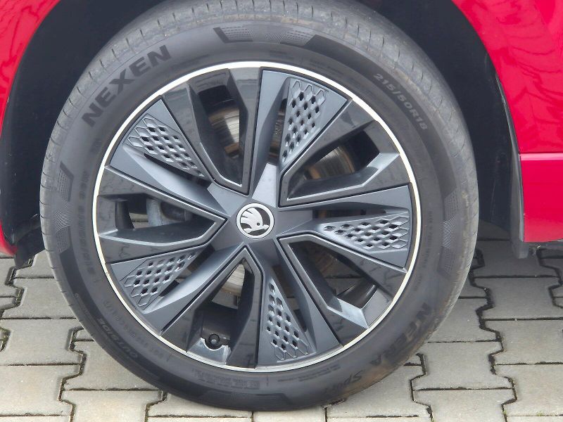 Škoda Karoq (2025) Sportline 1.5TSi 110kW 7°autom - fotka 31 z 31