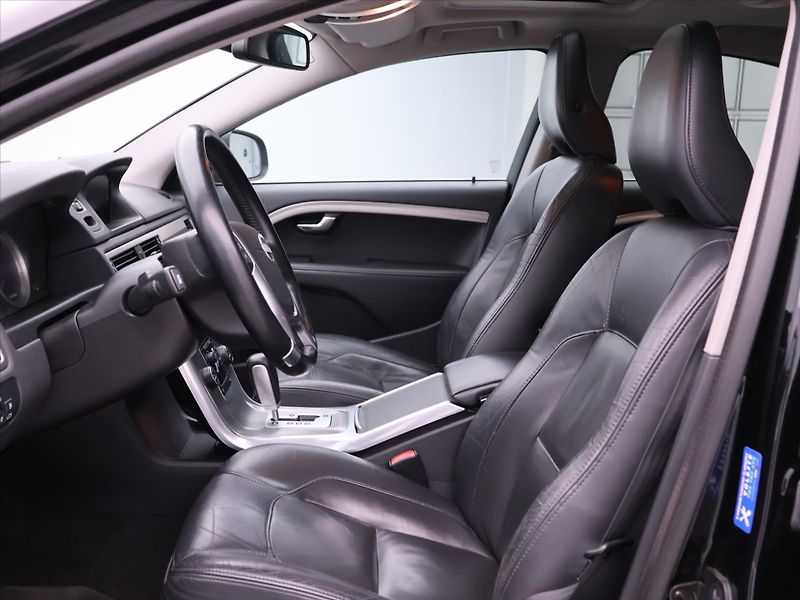 Volvo S80 2,4 D5 158kW DPH Aut. - fotka 11 z 31