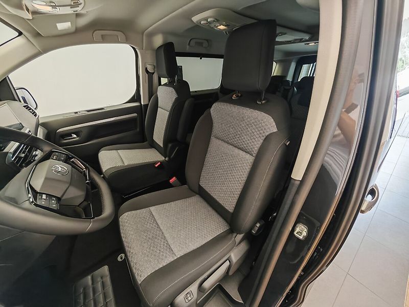 Toyota ProAce 2.0L Diesel 177k - 8AT Family - fotka 17 z 34