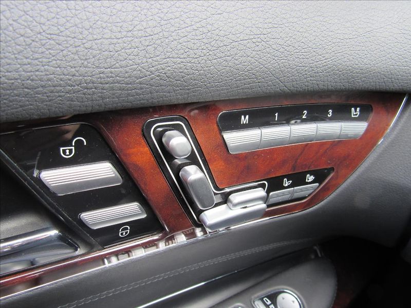 Mercedes-Benz CL 5,5 550 Elegance 285 KW - fotka 25 z 36