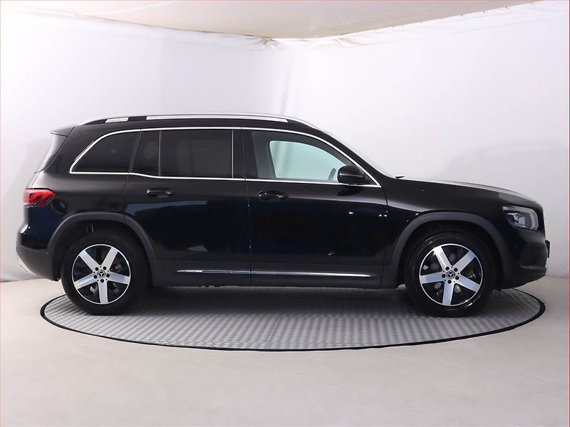 Mercedes-Benz GLB (2021) 200 d - fotka 6 z 28