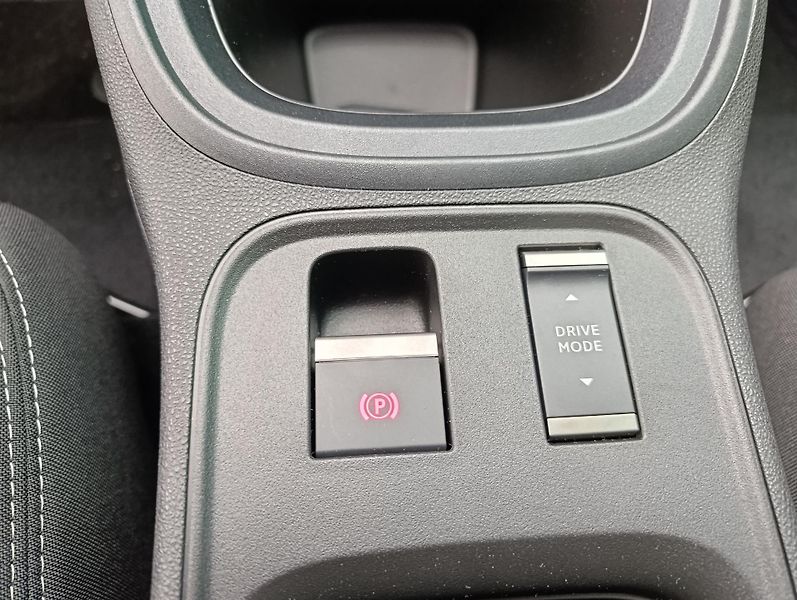 Fiat 600 (2026) Icon BEV 54kWh 115kW/156k - fotka 31 z 48