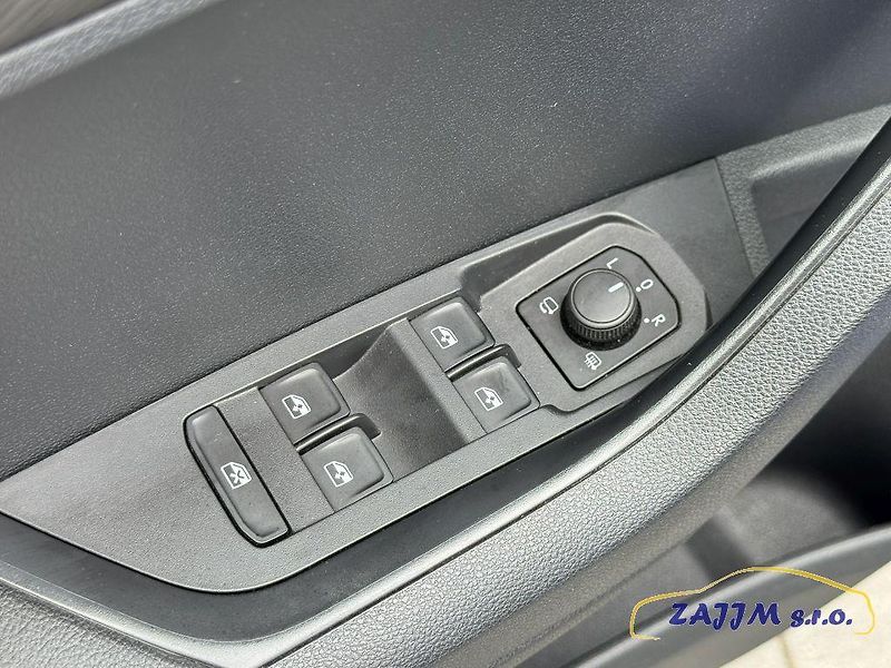 Škoda Karoq Style 2.0TDI 110kw 4x4 DSG - fotka 35 z 56