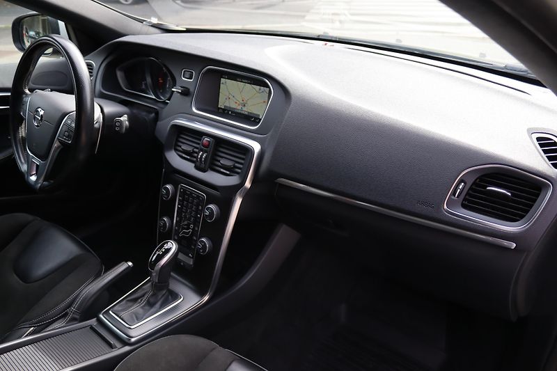 Volvo V40 Volvo V40 R-Design 140kW - fotka 49 z 55