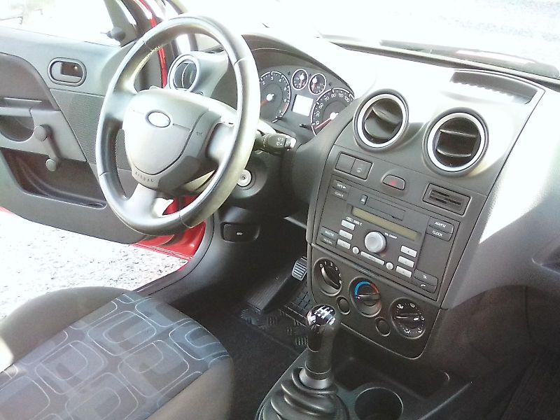 Ford Fiesta (2006) 1.3i , jede super - fotka 16 z 28