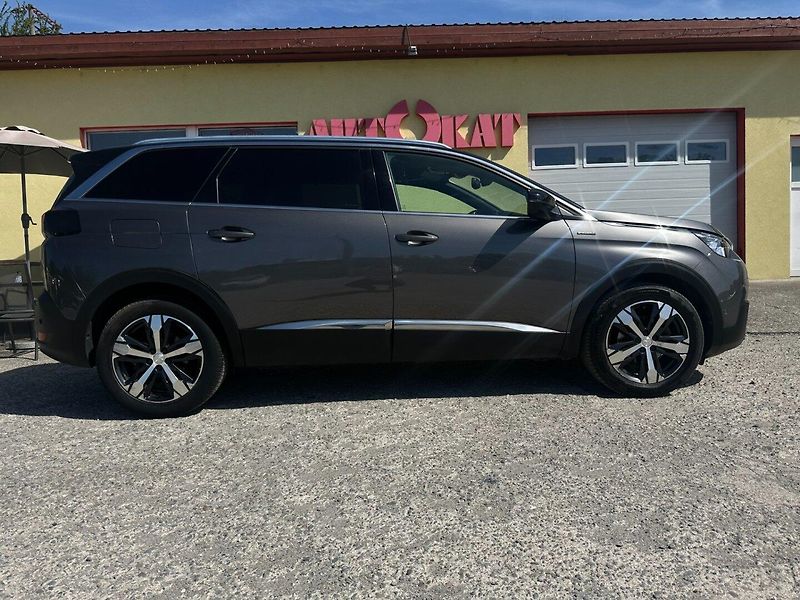 Peugeot 5008 (2018) 1.5HDi 96KW/GTLINE/7MÍST/1MAJ - fotka 2 z 46