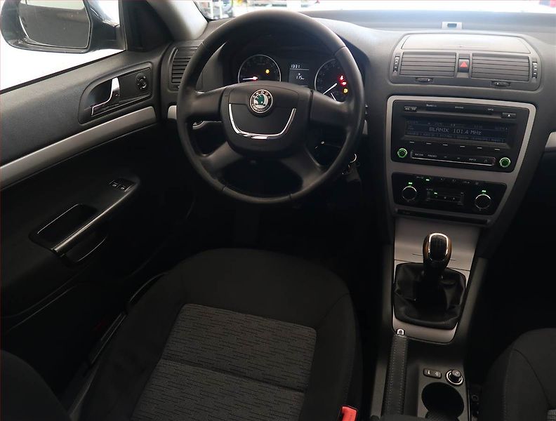 Škoda Octavia (2012) 1.6 TDI, Tempomat - fotka 7 z 13