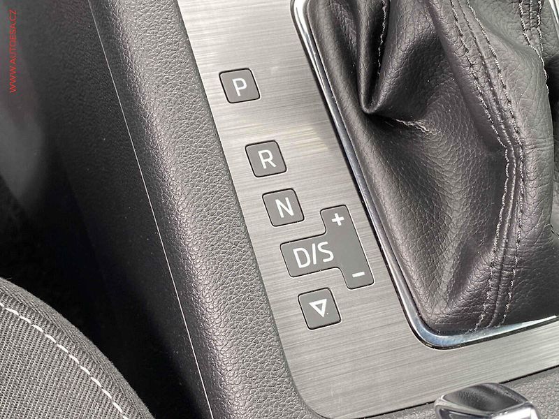 Škoda Octavia (2018) 1.8 TSi, Clever, DSG, kamera - fotka 14 z 18