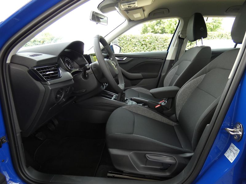 Škoda Kamiq Active 1.0 TSI /70 kW - fotka 18 z 30