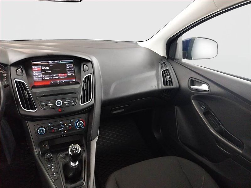 Ford Focus (2015) 1.5 TDCi, Serv.kniha, Navi - fotka 8 z 18