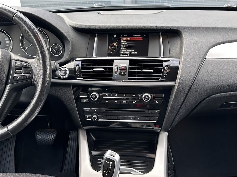 BMW X3 2,0 28i 245PS  Advantage A/T 4 - fotka 25 z 53