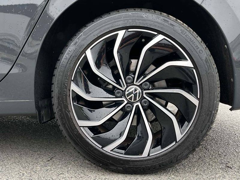 Volkswagen Golf (2024) 1.0 TSI Life - fotka 7 z 20