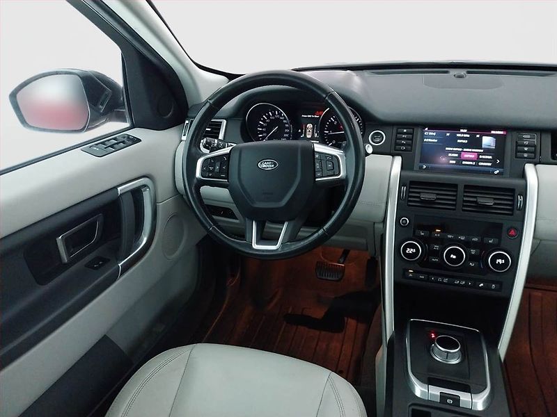 Land Rover Discovery Sport (2016) TD4, 4X4, Automat, 7 míst - fotka 7 z 22