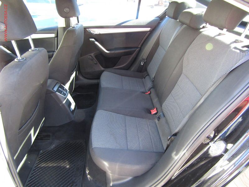 Škoda Octavia (2015) 1.2 TSi, ČR, STK2/28 - fotka 10 z 16