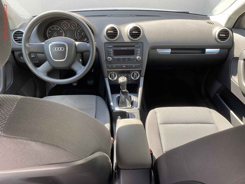 Audi A3 (2009) 1.4 TFSi sportback, AC, park - fotka 8 z 15