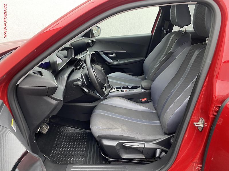 Peugeot 2008 (2019) 1.5 HDi, Allure, AT, LED - fotka 9 z 18