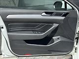 Volkswagen Passat 1,5 TSI 110kW Elegance 7DSG ČR - náhled 26