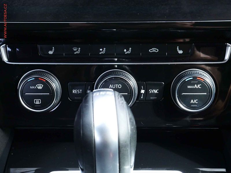 Volkswagen Arteon (2018) 2.0 TSI 4x4, ČR, AT, navi - fotka 14 z 19
