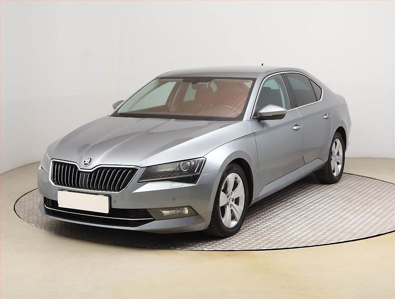 Škoda Superb (2016) 2.0 TDI 4x4, 4X4, Bi-Xenony - fotka 2 z 28