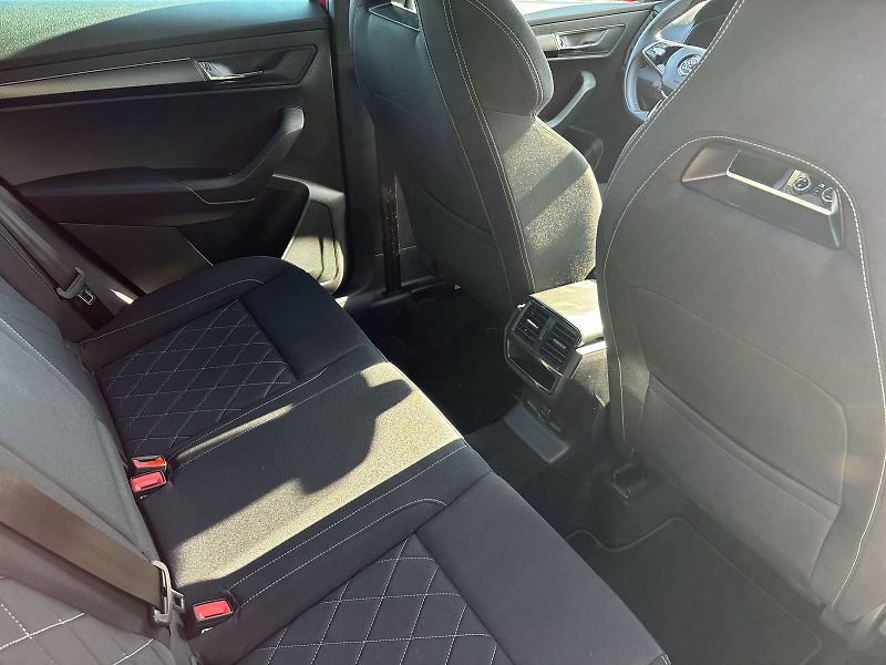 Škoda Karoq (2023) 1.5 TSI DSG Sportline - fotka 11 z 36