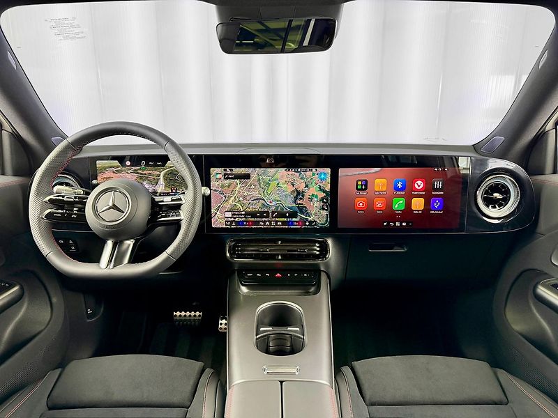 Mercedes-Benz GLB 8G-eDCT 4MATIC AMG, PANORAMA, - fotka 9 z 31