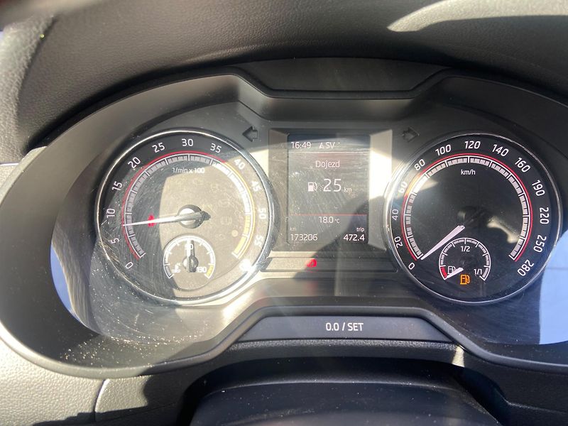Škoda Octavia (2018) 2.0 TDI 135kW, Euro 6 - fotka 19 z 20