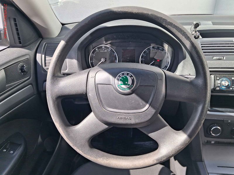 Škoda Octavia (2011) 1.4i 16V, ČR, servis.kniha - fotka 11 z 15