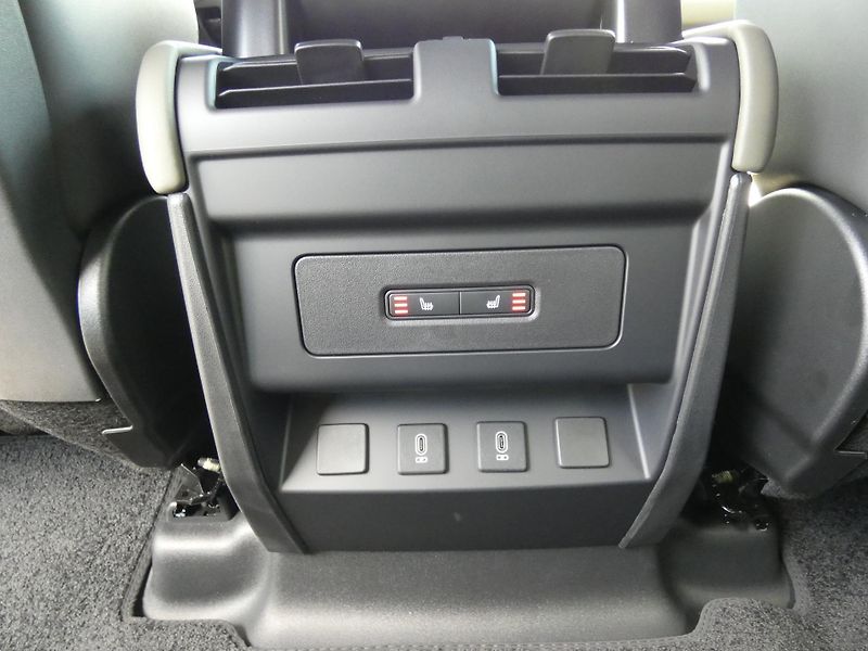 Land Rover Defender (2026) 110 X-Dynamic SE P425          - fotka 17 z 38