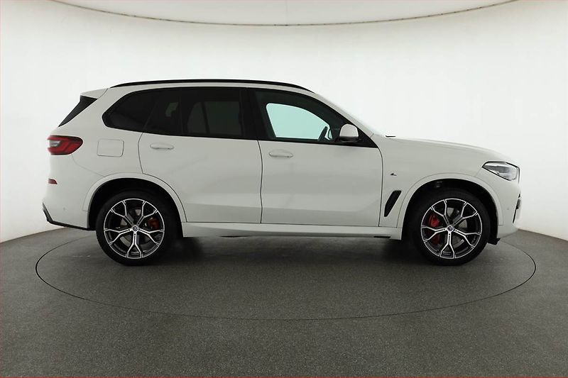 BMW X5 (2023) xDrive30d - fotka 6 z 17