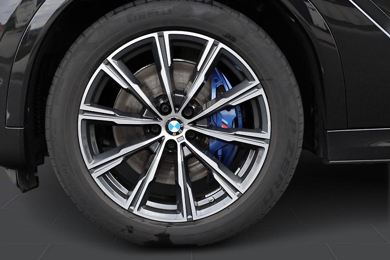 BMW X6 xDrive30d - fotka 7 z 23
