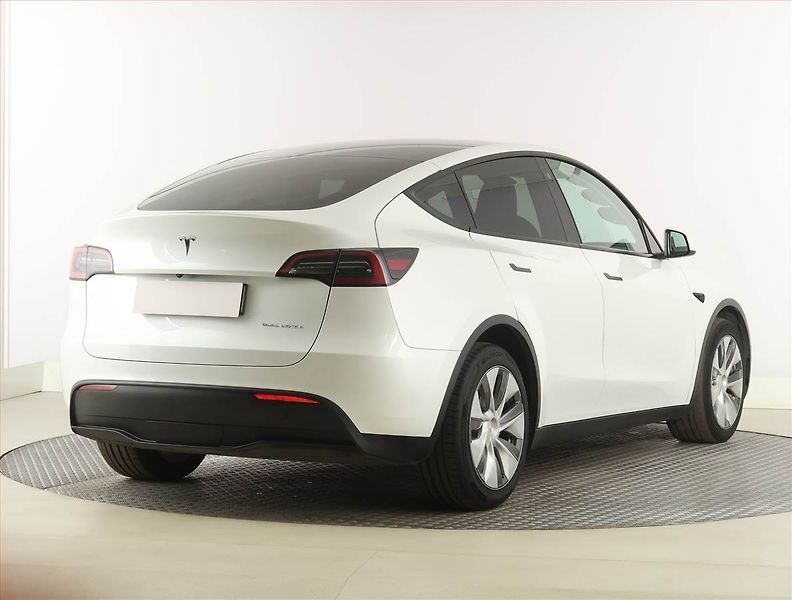 Tesla Model Y (2023) Long Range AWD 79kWh, SoH 92% - fotka 5 z 33