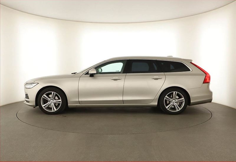 Volvo V90 (2017) D5 AWD, 4X4, Automat, Kůže - fotka 3 z 17
