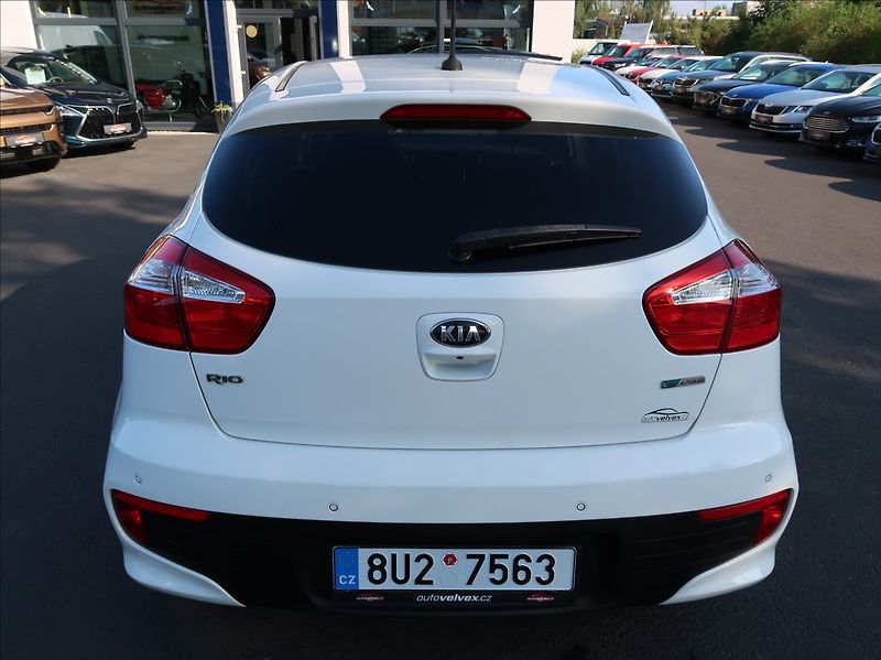 Kia Rio 1,3 CVVT,62kW,1majČR,Serv.kn. - fotka 8 z 30