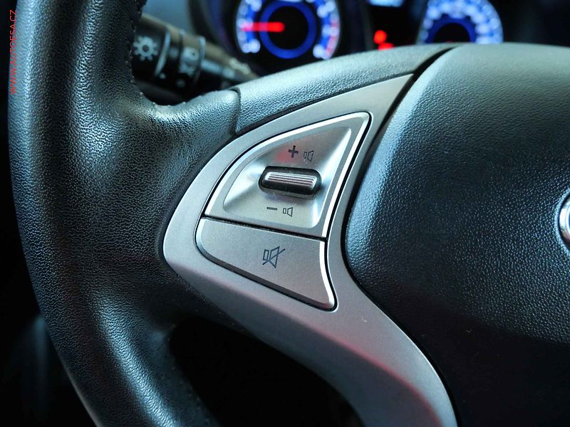Hyundai ix20 (2012) 1.4CVVT, 2.maj,ČR, AC - fotka 15 z 20