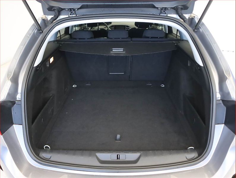 Peugeot 308 (2016) Allure 1.6 BlueHDi, Automat - fotka 14 z 22