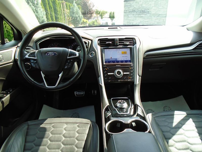 Ford Mondeo 2.0EcoBlue 140kW 8AT Vignale  - fotka 17 z 45