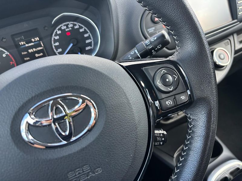 Toyota Yaris 1.5 VVT-i Active Trend - fotka 18 z 27