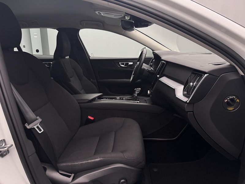 Volvo V60 D3 MOMENTUM  AUT CZ 1.maj - fotka 20 z 34