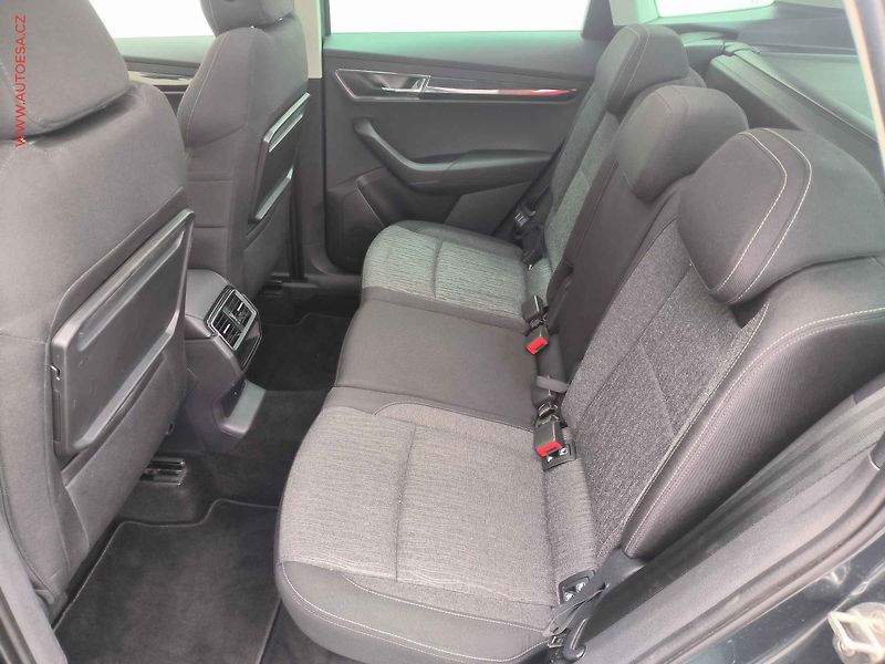 Škoda Karoq (2018) 1.5 TSi, Style, LED, panor - fotka 10 z 24