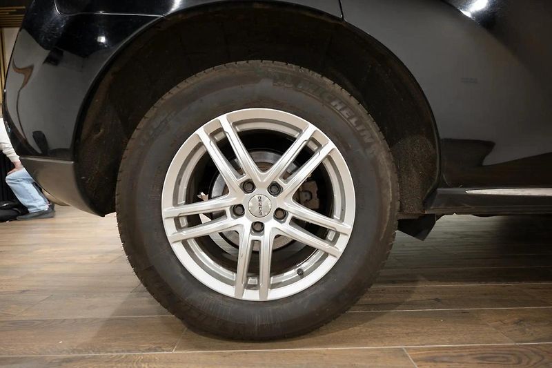Nissan Murano 2.5 DCI 140 kW 4X4 - fotka 34 z 35