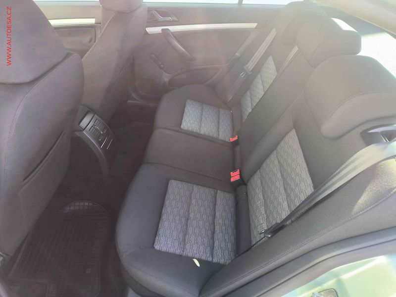 Škoda Octavia (2009) 1.4TSi, ČR, servis.kniha - fotka 10 z 17