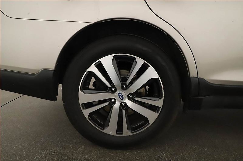Subaru Outback (2018) 2.5 i - fotka 12 z 19