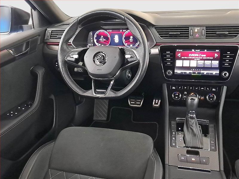 Škoda Superb (2023) Sportline 2.0 TSI - fotka 7 z 25