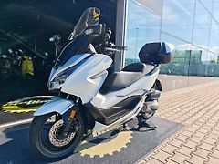 Honda Forza 300 ABS (2018) Smart box, Vyhřívané rukojeti, - fotografie inzerátu