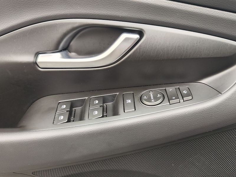 Hyundai i30 1.5 T-GDi/103kW Style - fotka 34 z 36