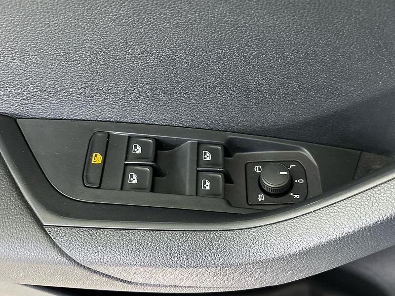 Škoda Karoq DSG Sportline - fotka 21 z 31